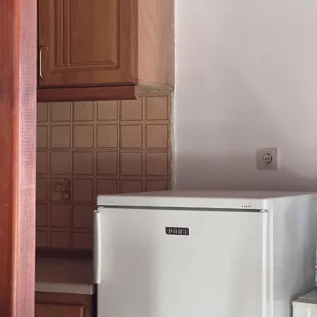 For The Season House بيت للعطل *
