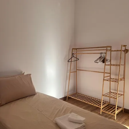 For The Season House لايميناس
